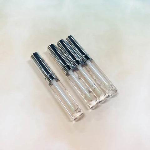 1 Clear lip gloss (lip topper)